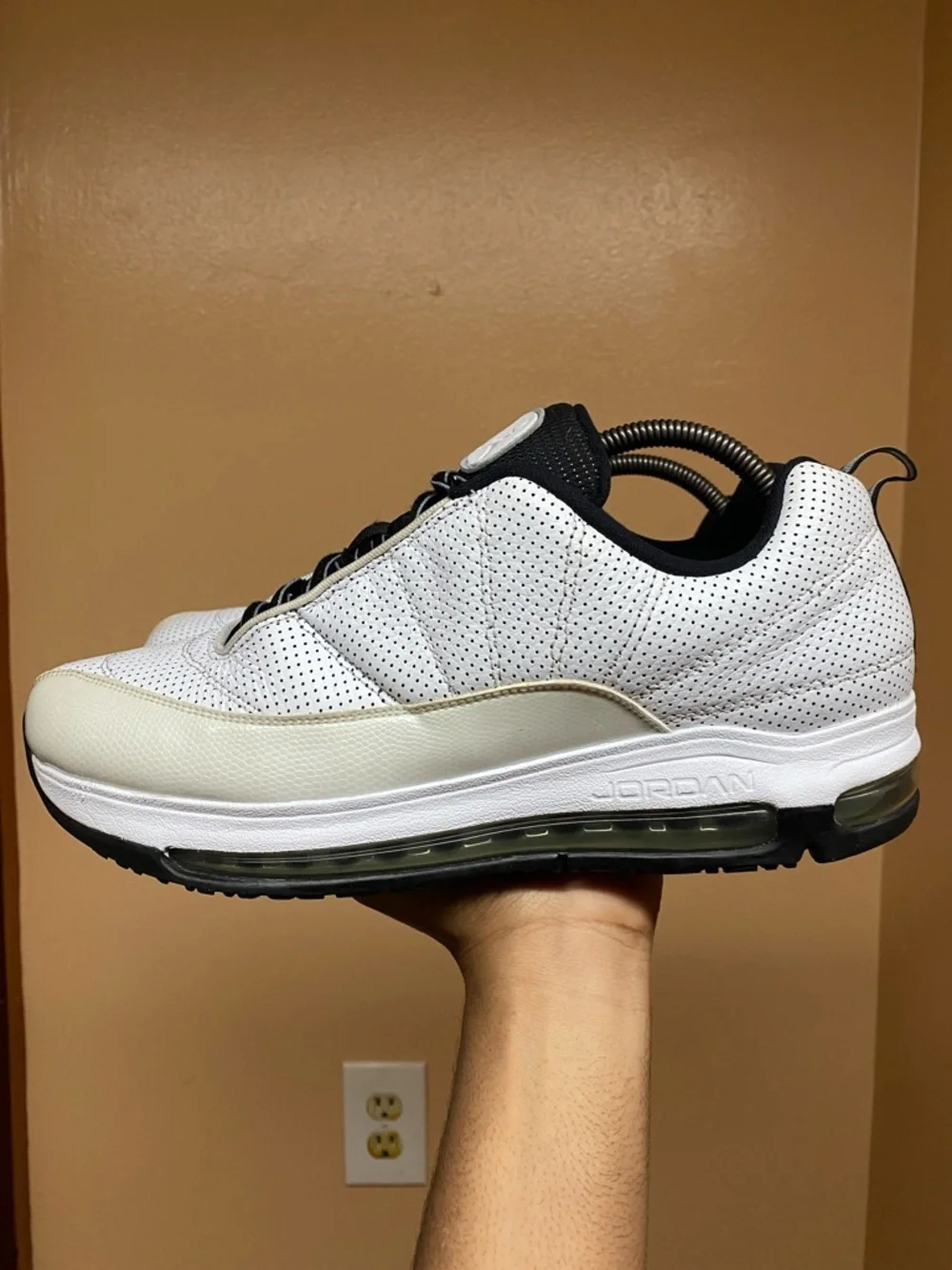 2011 Air Jordan CMFT Max Air 12 LTR “White/Wolf Grey-Black” Size 10.5 434034-102